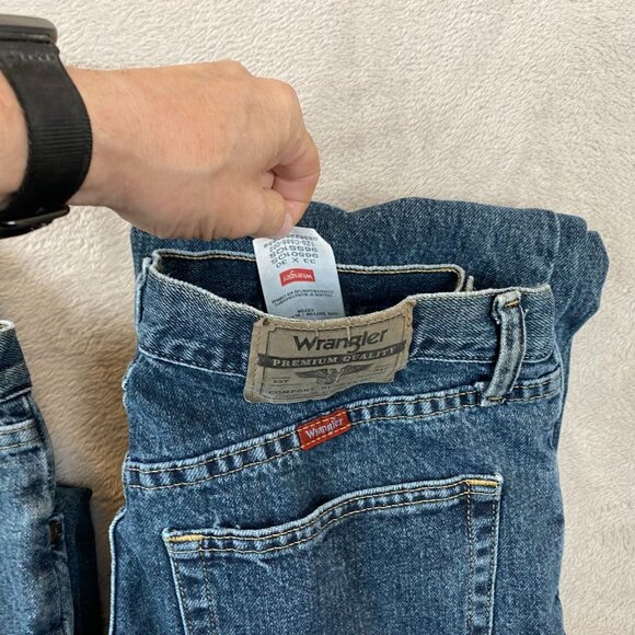 Wrangler Men's Jeans  33x30 Lot of Two Premium Quality - Picture 11 of 16